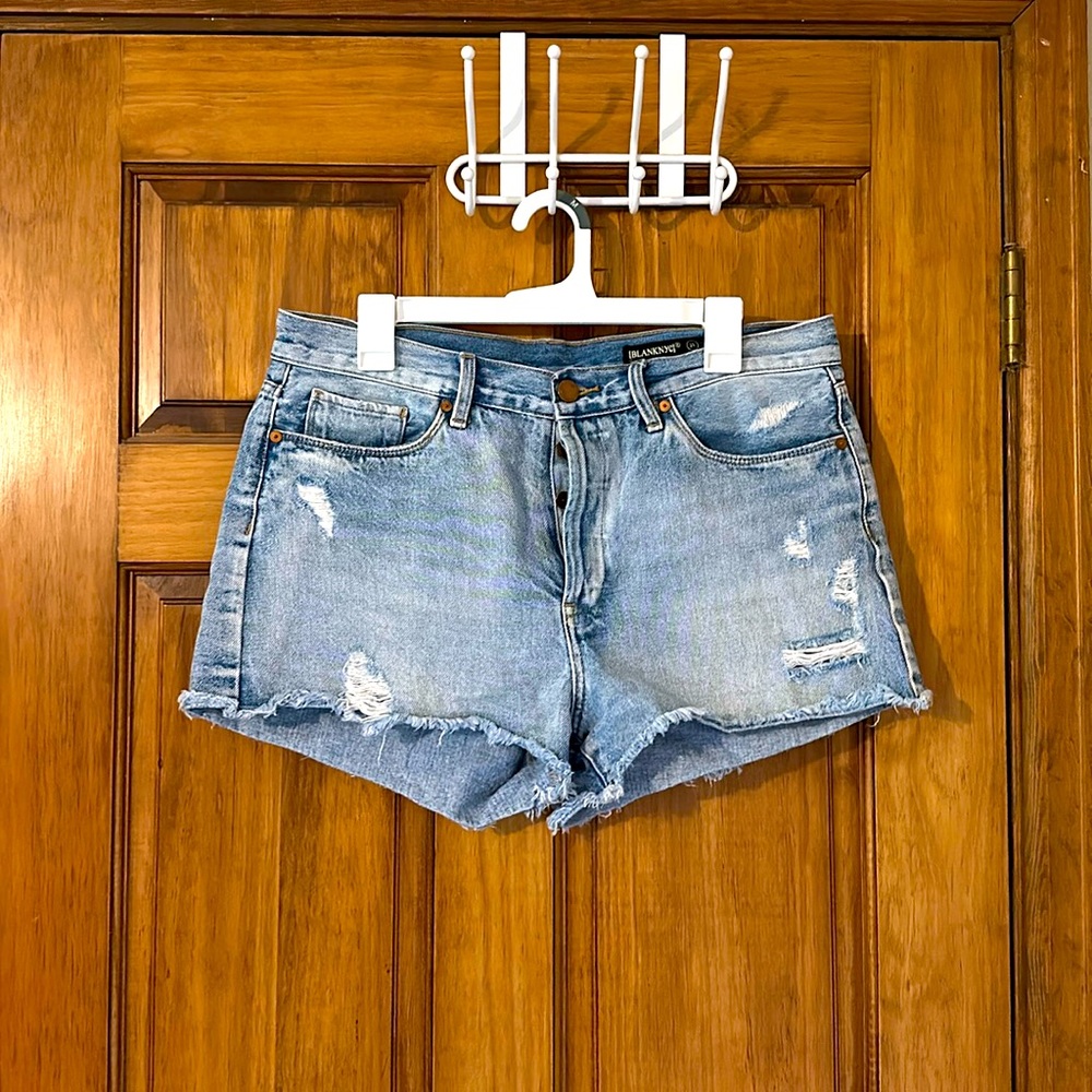 BLANKNYC Jean shorts distressed size 31 button fly